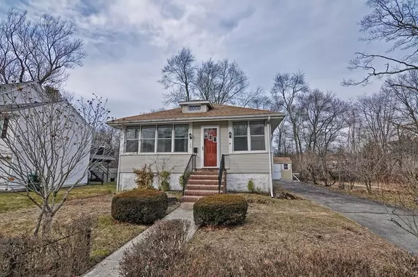 48 Royal Ave, Holbrook, MA 02343