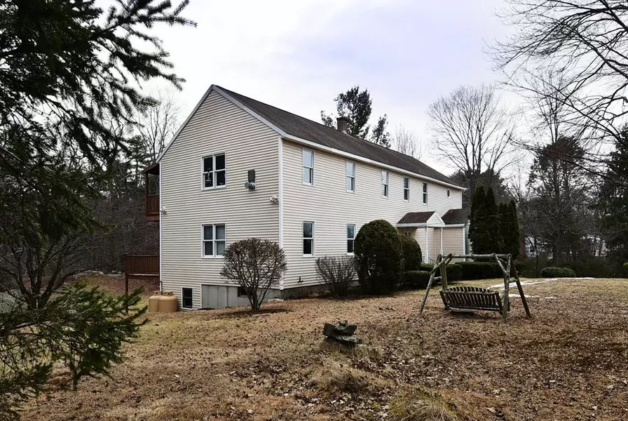 751 Fowler Rd, Northbridge, MA 01534