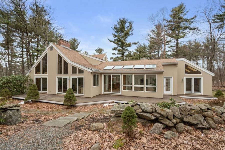 88 Pinnacle Rd, Harvard, MA 01451