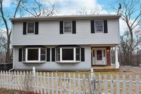 15 Cherokee Rd, Holland, MA 01521