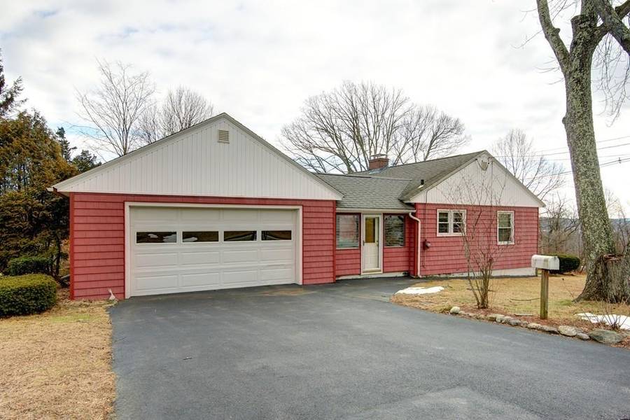 34 Upland St, Auburn, MA 01501