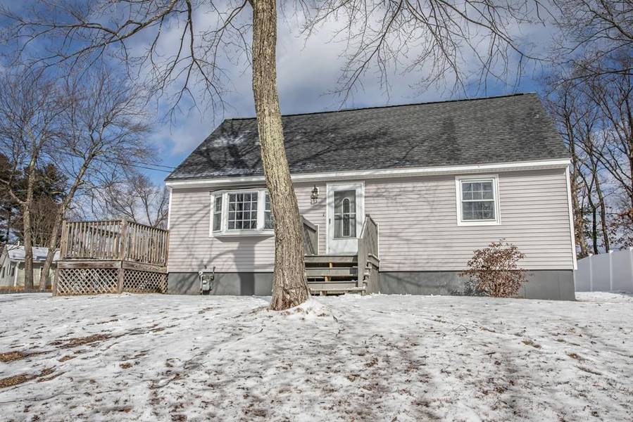 4 Shetland Rd, Nashua, NH 03062