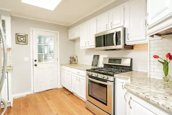 East Longmeadow, MA 01028,114 Lasalle St