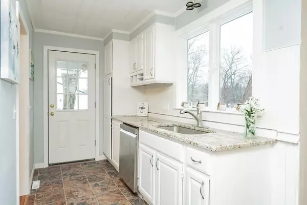 East Longmeadow, MA 01028,114 Lasalle St