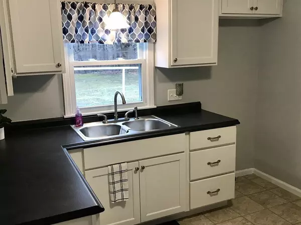 Agawam, MA 01001,87 Meadowbrook Road