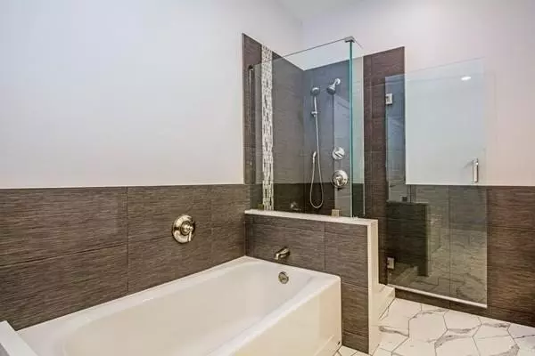 Quincy, MA 02169,2 Cliveden Street #404E