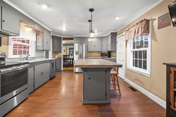 Northbridge, MA 01588,208 Main St