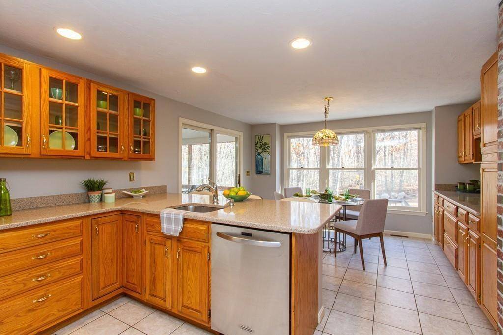Sharon, MA 02067,27 Briarhill Road