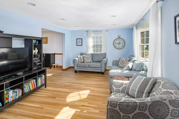 Milton, MA 02186,10 Reedsdale Rd
