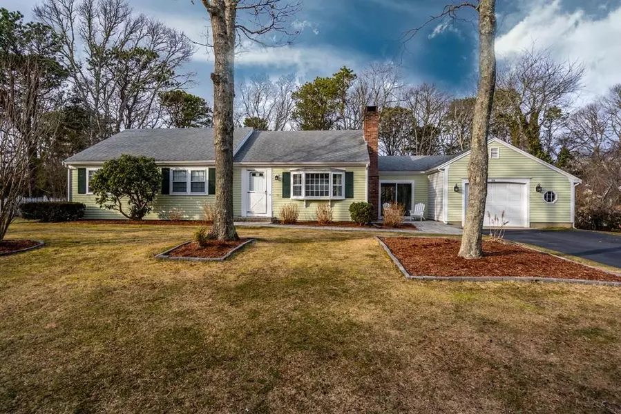 26 Blueberry Ln, Harwich, MA 02645