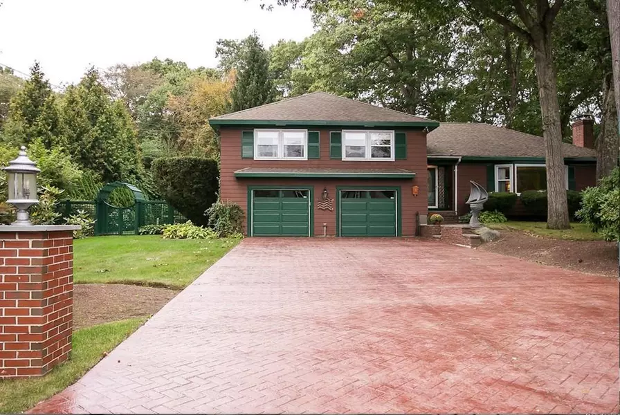 4 Bayberry Lane, Barrington, RI 02806