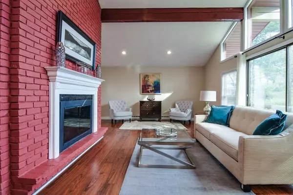 Ashland, MA 01721,44 Valley Rd