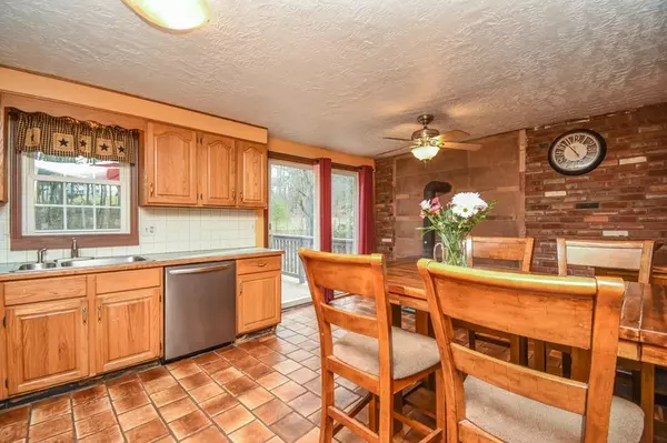 Spencer, MA 01562,7 Hebert Road