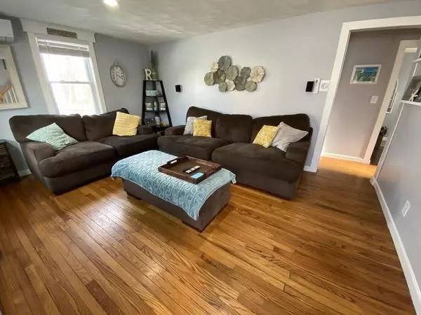 Auburn, MA 01501,17 Manor Rd