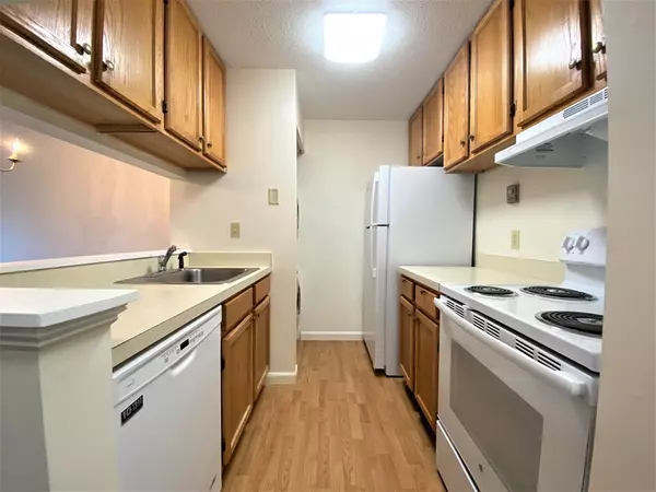 Brewster, MA 02631,81 Fletcher Ln #G