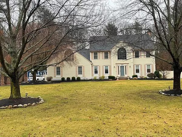 Easton, MA 02375,15 Canoe River Rd