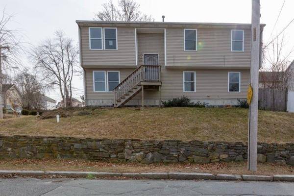 216 Sayles St, Woonsocket, RI 02895