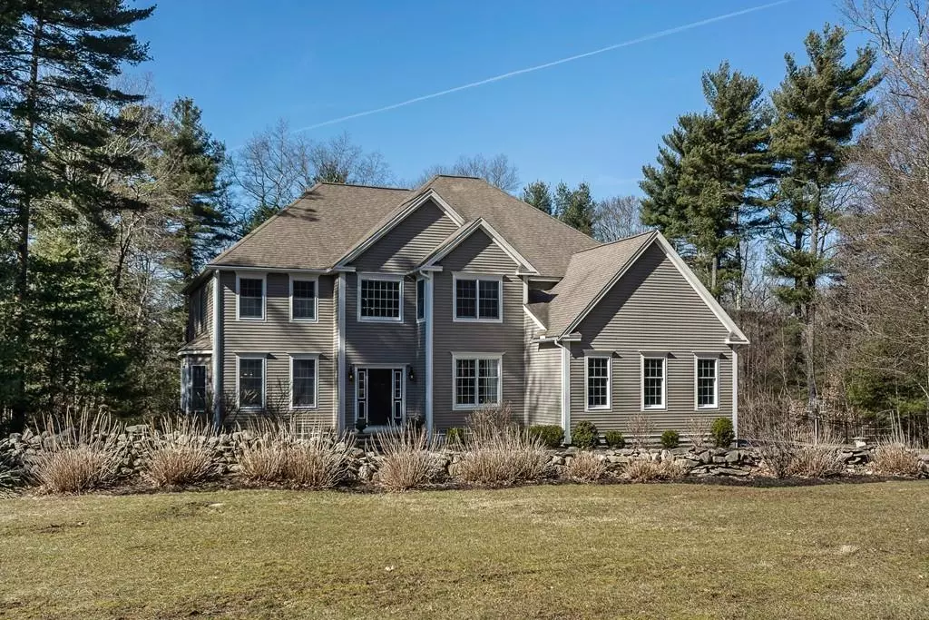 Mendon, MA 01756,3 Catalpa Ln