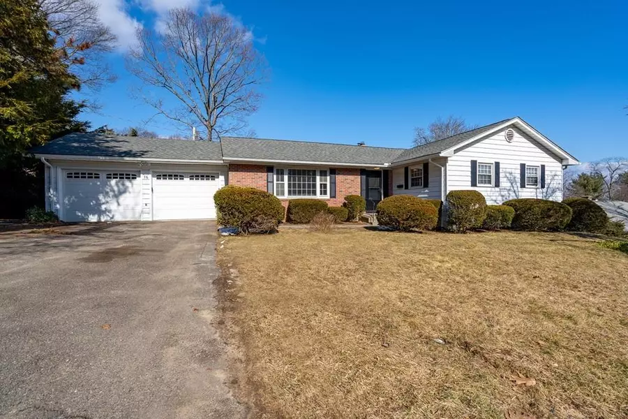 76 Hillview Rd, Holyoke, MA 01040