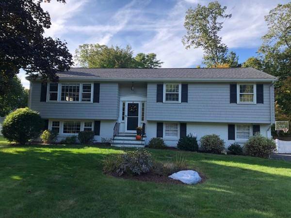 8 Ledgetree, Medfield, MA 02052