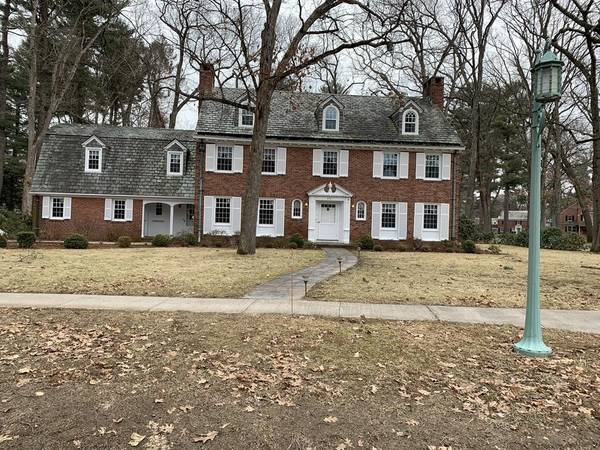 270 Park Dr, Longmeadow, MA 01106