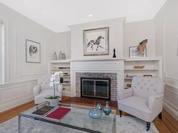 Brookline, MA 02446,125 Park St #6