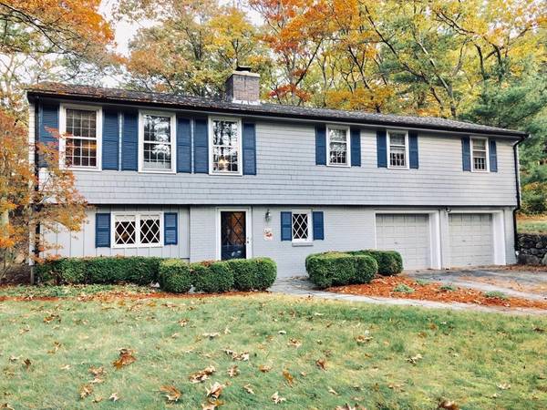 6 Crest Circle, Medfield, MA 02052