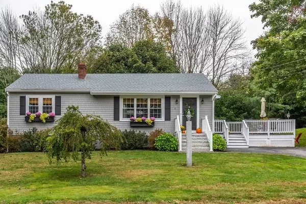 6 Felton Ln, West Newbury, MA 01985