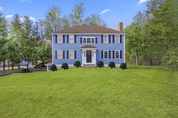 85 Indian Head St, Hanson, MA 02341