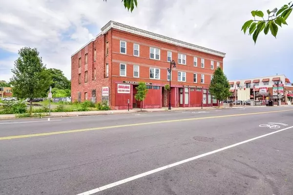 Springfield, MA 01103,979 Main St