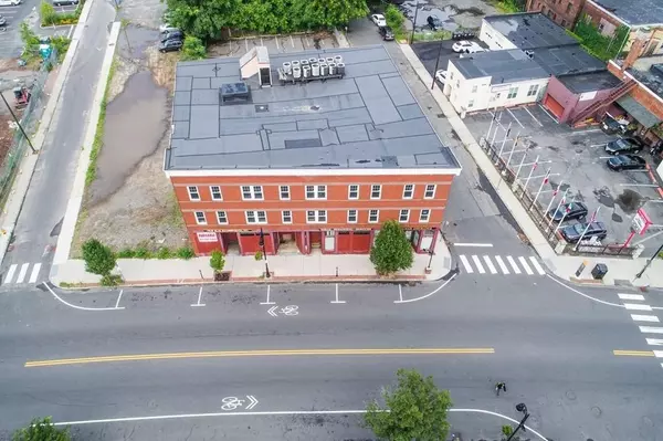 Springfield, MA 01103,979 Main St