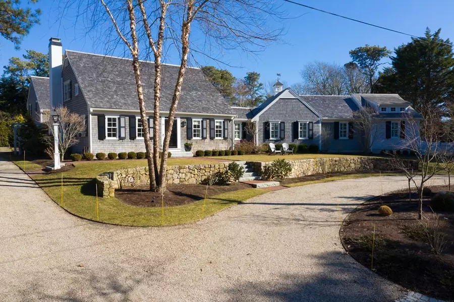 39 Saquatucket Bluffs Rd, Harwich, MA 02646