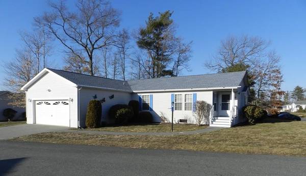 1703 Pheasant Ln, Middleboro, MA 02346