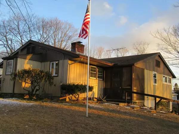 20 North St, Spencer, MA 01562