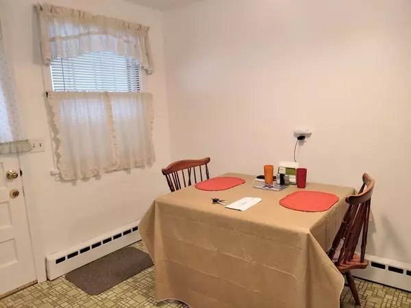 Agawam, MA 01001,29 Colonial Avenue