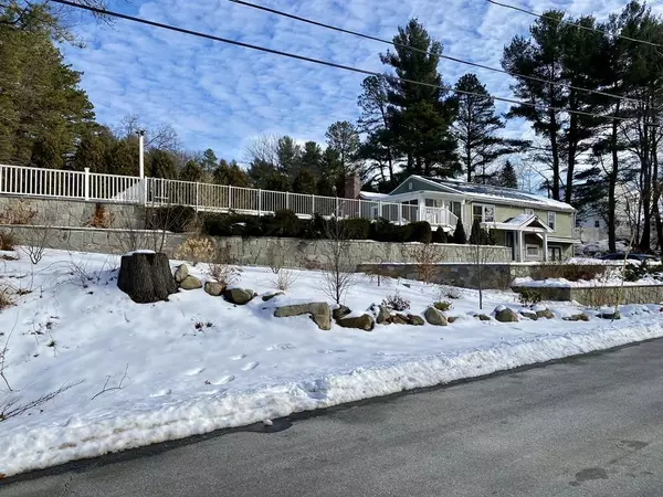 17 Tremwood Road, Dracut, MA 01826