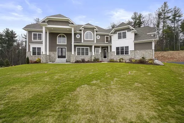 12 Foxhollow Road, Hopkinton, MA 01748