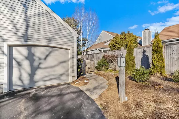 9 Pickwick Way #9, Wayland, MA 01778