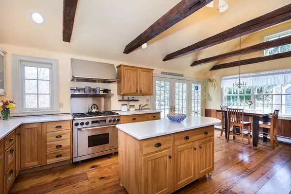 Hingham, MA 02043,220 Prospect Street