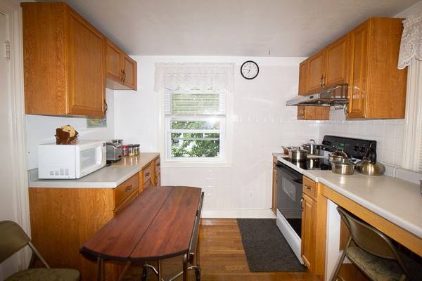 Newton, MA 02458,15-17 Playstead Road