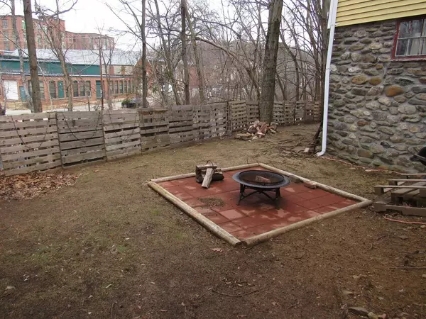 Southbridge, MA 01550,494 Hamilton St