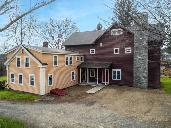 11 Glen Ave, Upton, MA 01568