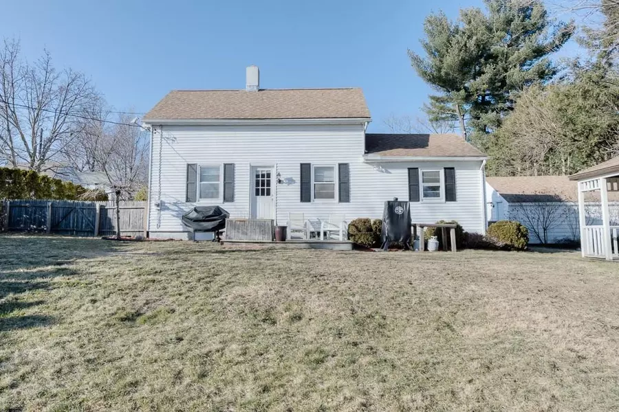 30 Chestnut Street, West Springfield, MA 01089