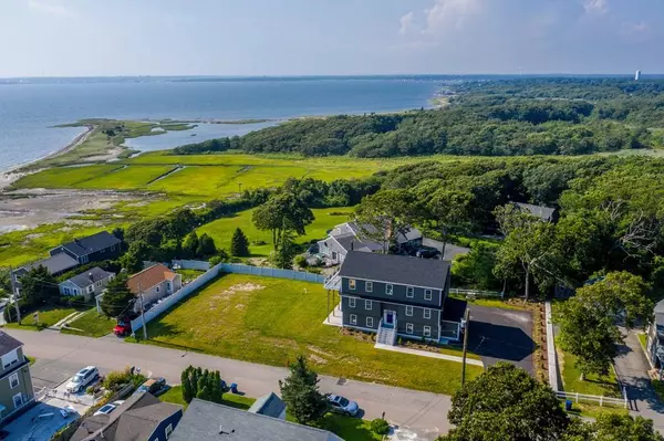 34 Winona Ave, Fairhaven, MA 02719