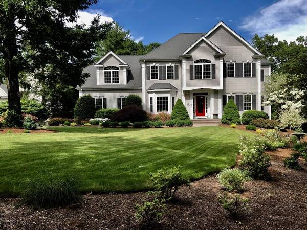 17 Berkshire Dr, Franklin, MA 02038