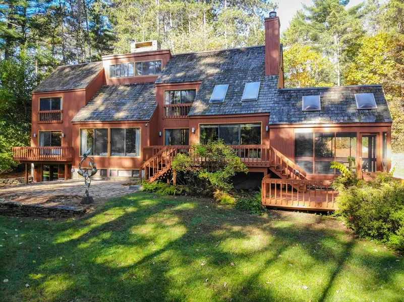 49 Milne Cove Rd, Carlisle, MA 01741