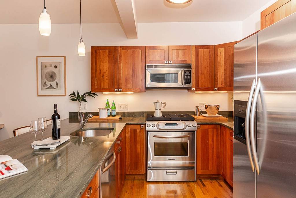 Somerville, MA 02143,432 Norfolk St #4C
