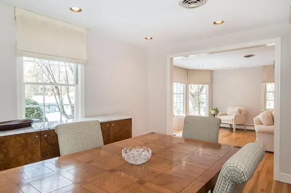 Wayland, MA 01778,8 Hickory Hill Rd