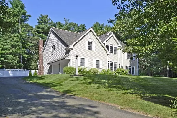 82 Hounds Ditch Ln, Duxbury, MA 02332