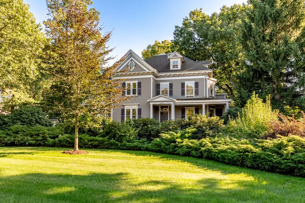 Newton, MA 02459,876 Beacon St #5